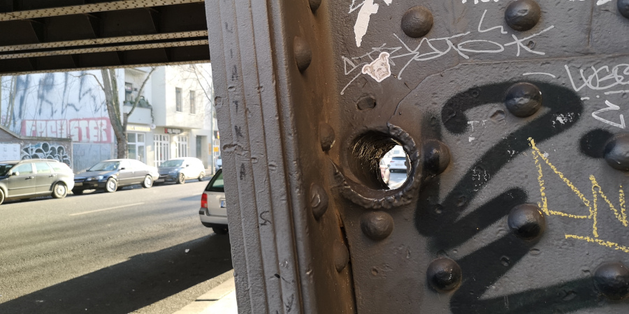 Leibnizstraße Durchschuss.jpg